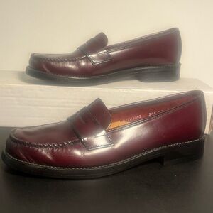 GH Bass & Co Penny Loafers Womens Size 9 M Burgundy